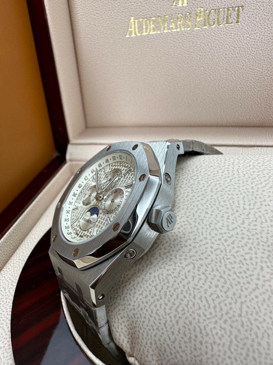 Water-Resistant Audemars Piguet Royal Oak Watch