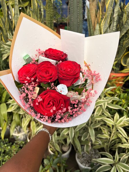Bouquet de roses rouges romantique