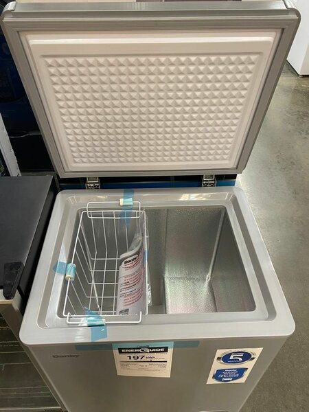 Congélateur coffre compact