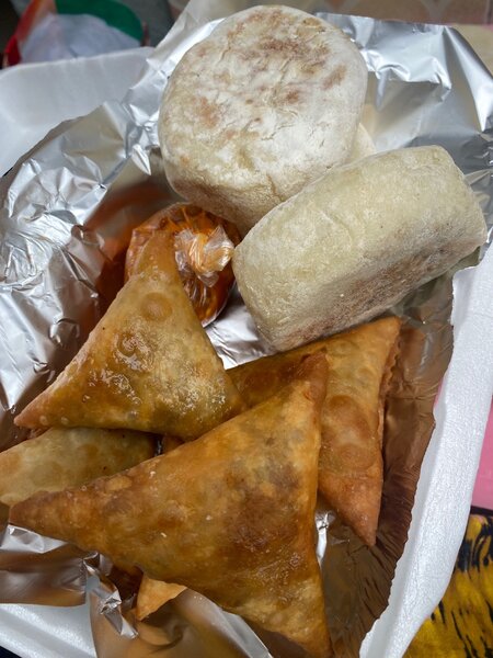 Samoussa hachée et pain facis