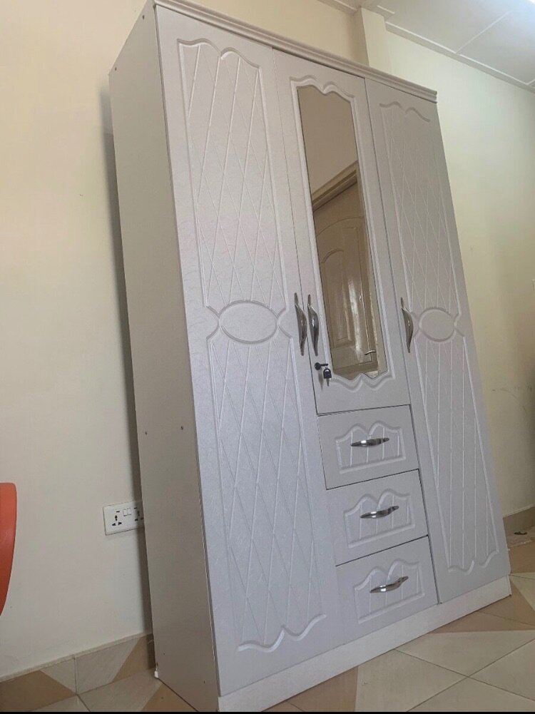 3 Door Wardrobe  3 drawers and 5 chambers