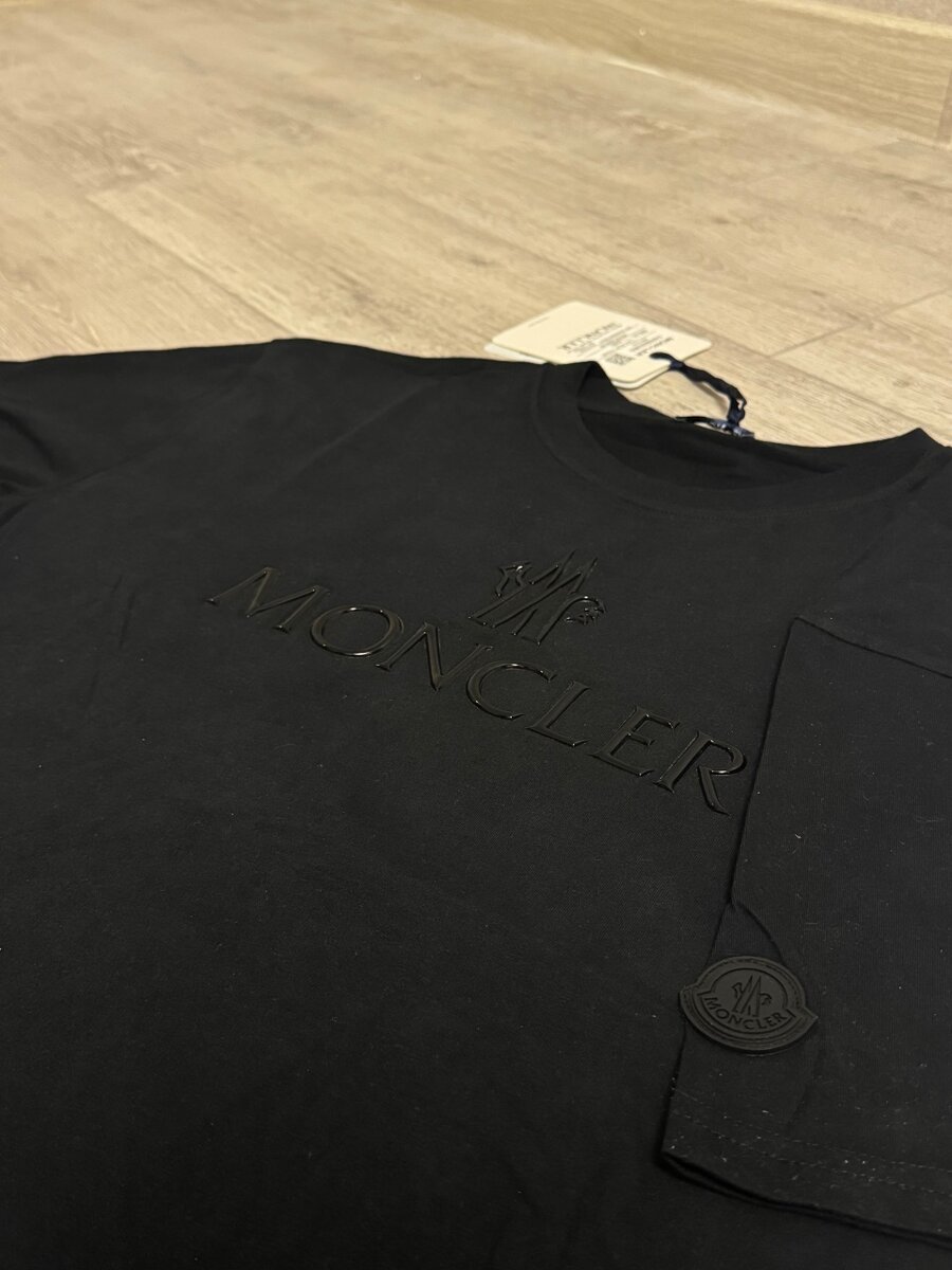 Футболка Moncler