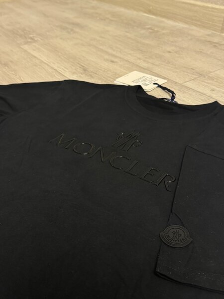 Футболка Moncler