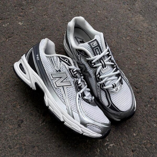 Baskets New Balance 740