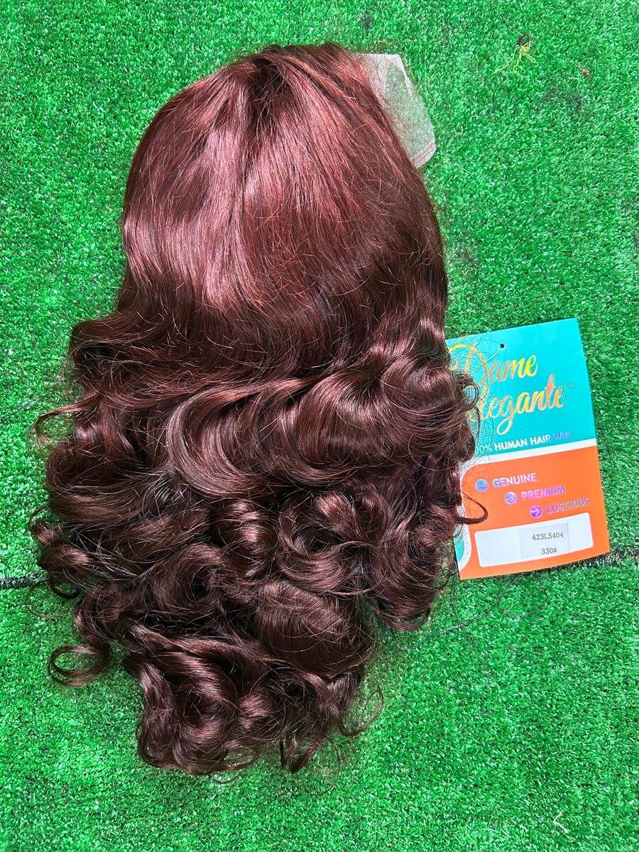 Perruque Bouclée Élégante