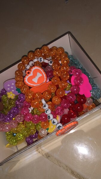 Bracelets colorés en perles