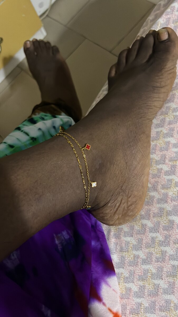 Chaine au pied trèfle a 4 feuilles