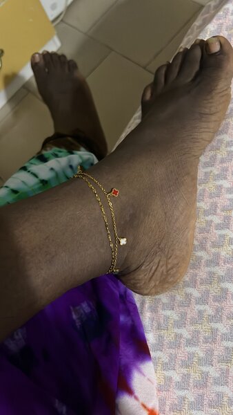 Chaine au pied trèfle a 4 feuilles