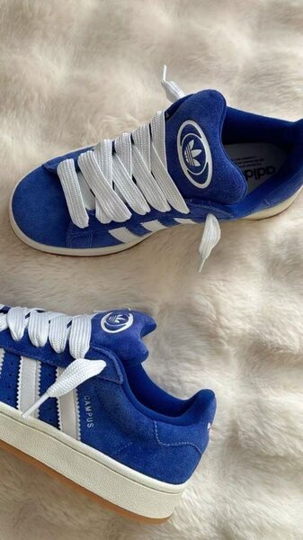 Baskets bleu classiques