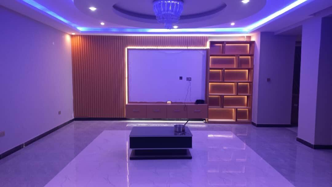 Inbelt tv stand