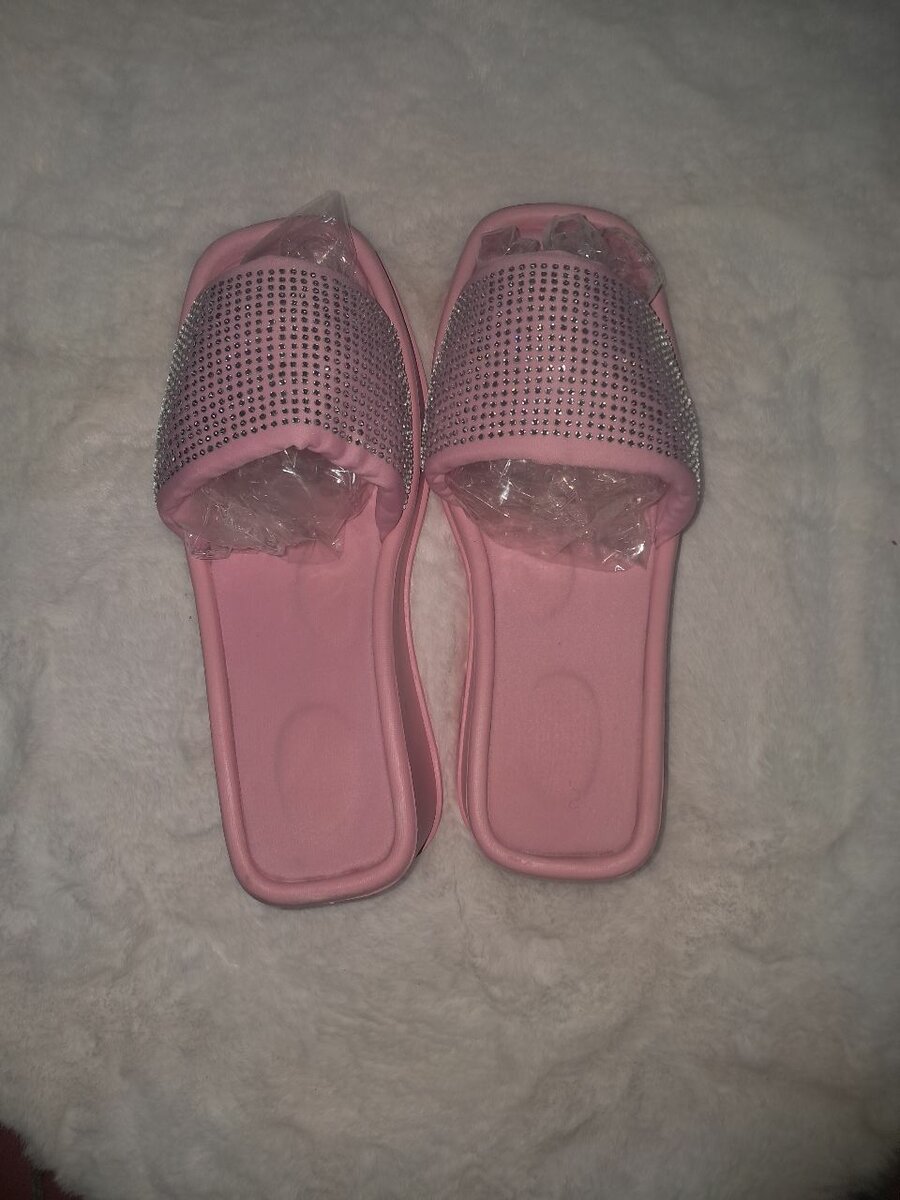 Sandales à talon compensé