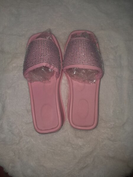 Sandales à talon compensé