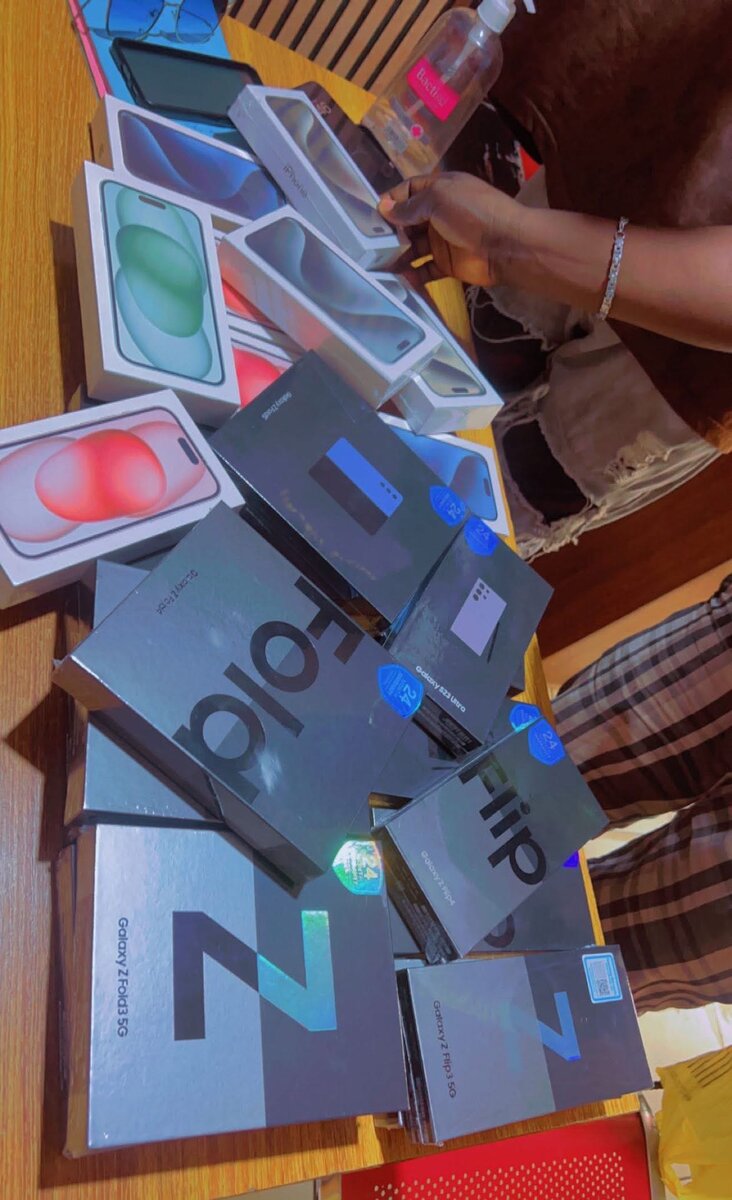 Smartphones iPhone 16 simple