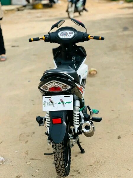 Moto Cross Sport Noir et Blanc