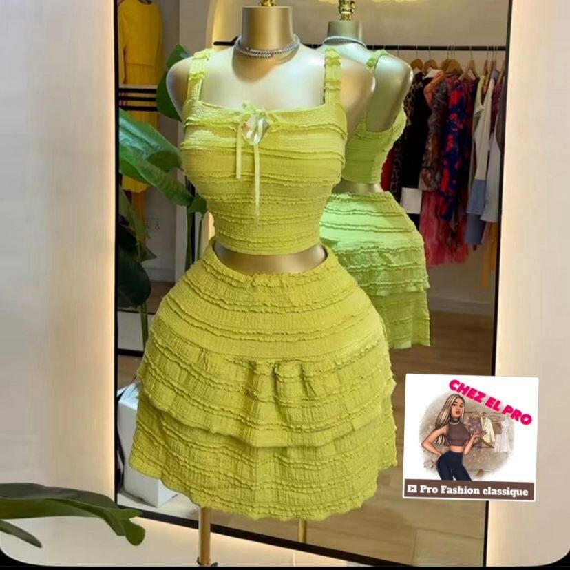 Robe Courte Plissée Chic