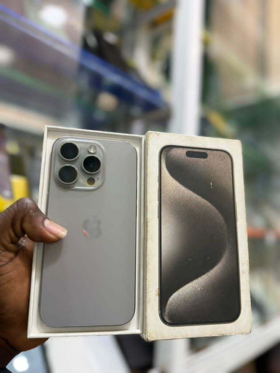 15Pro Max 128Go second main