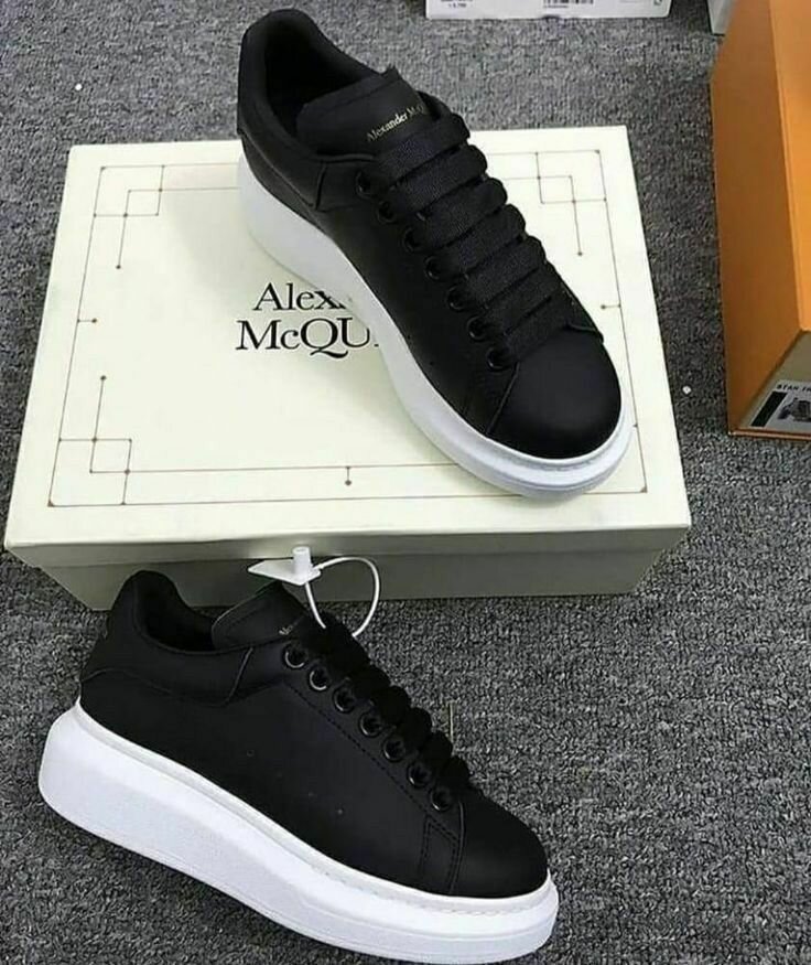 ALEXANDER MCQUEEN