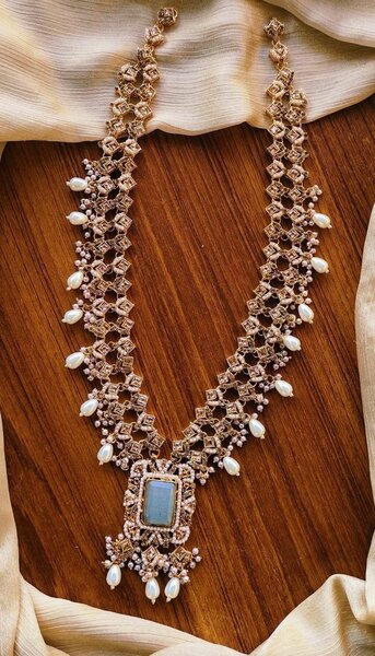 Ladies necklace