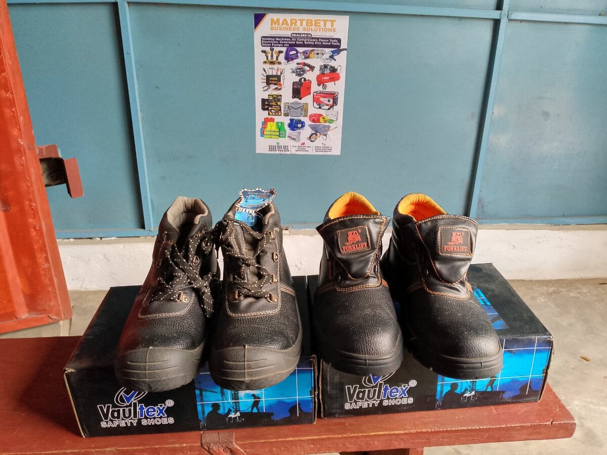 Safety Boots (Vaultex and Forklift brands
