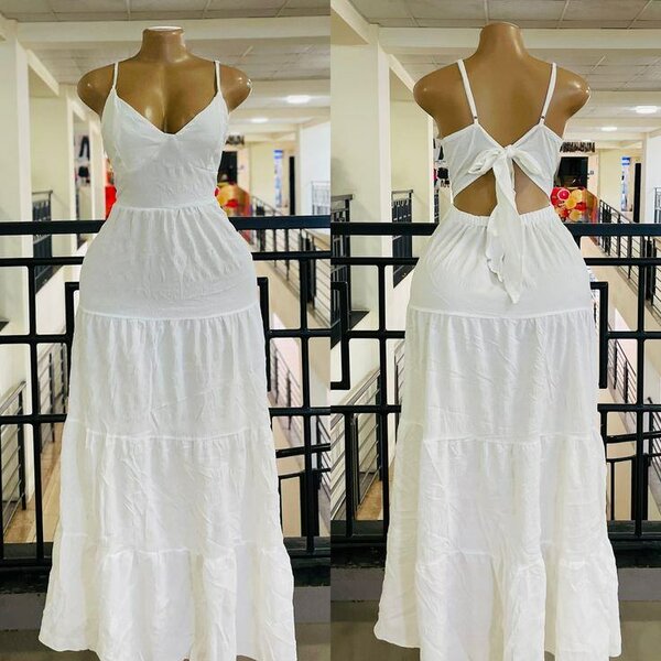 Robe longue blanche élégante