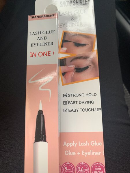 Colle à cils et eyeliner