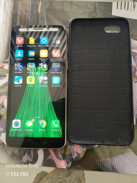 Smartphone oppo A83 performant