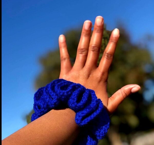 Bracelet en tricot bleu
