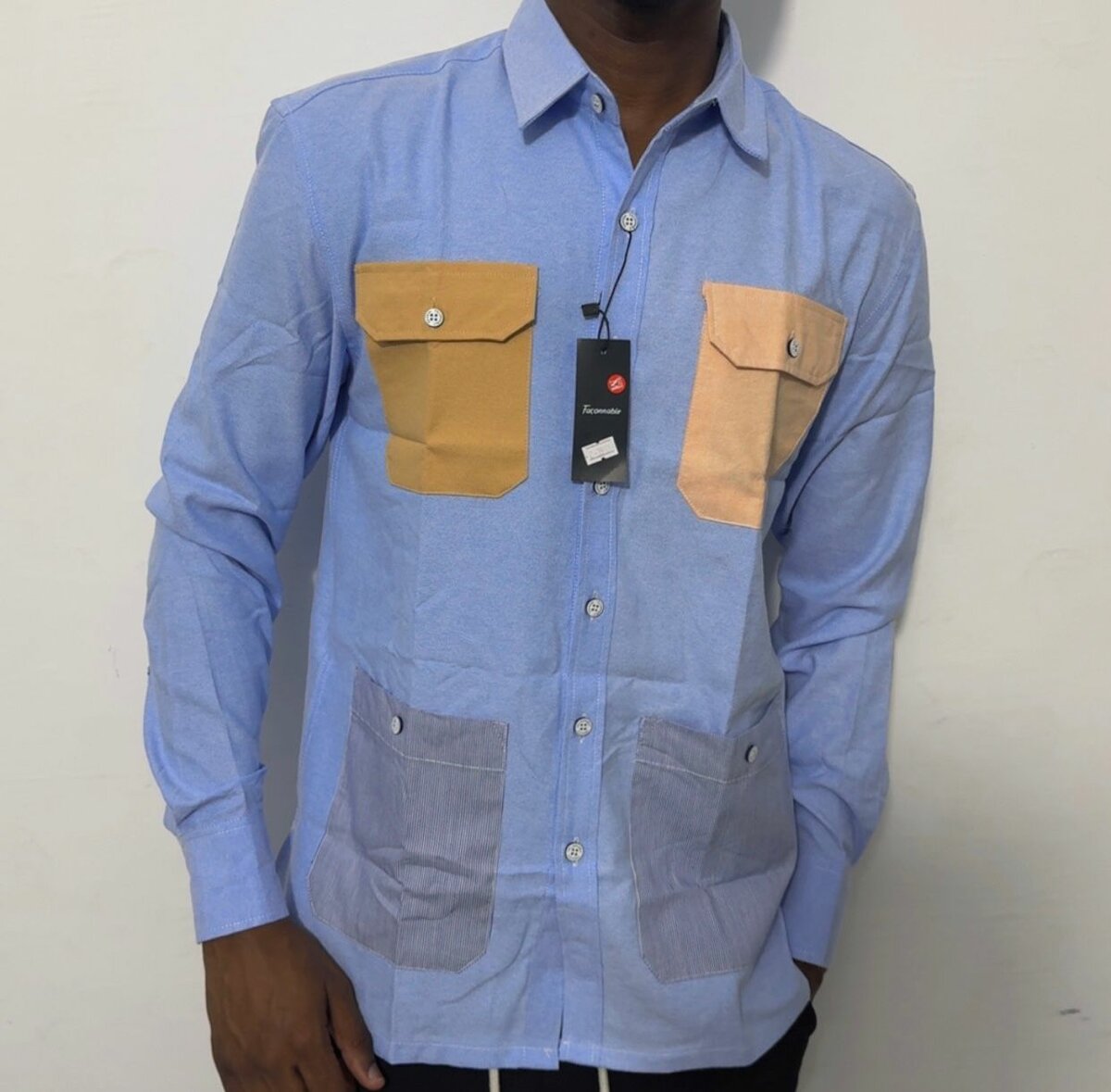 Chemise multipoches élégante