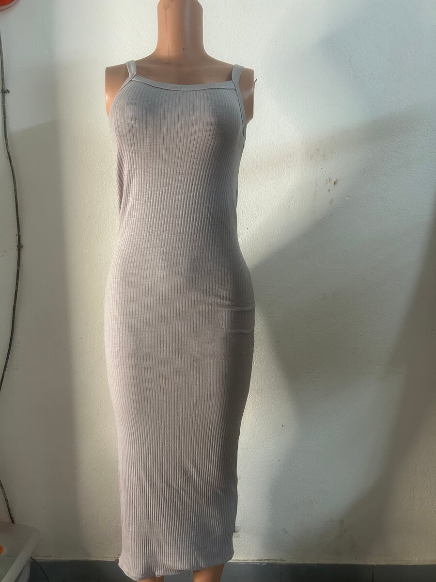 Robe moulante côtelée