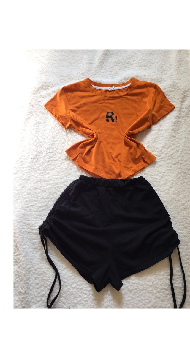 Salaula crop tops and tops