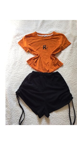 Salaula crop tops and tops