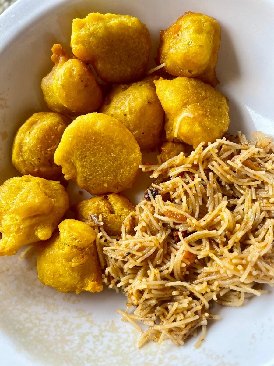 Beignets avec vermicelles