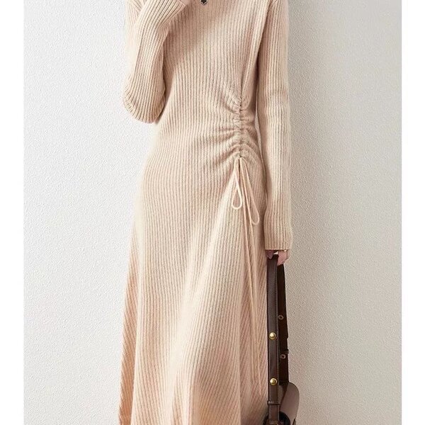 Трикотажное теплое платье