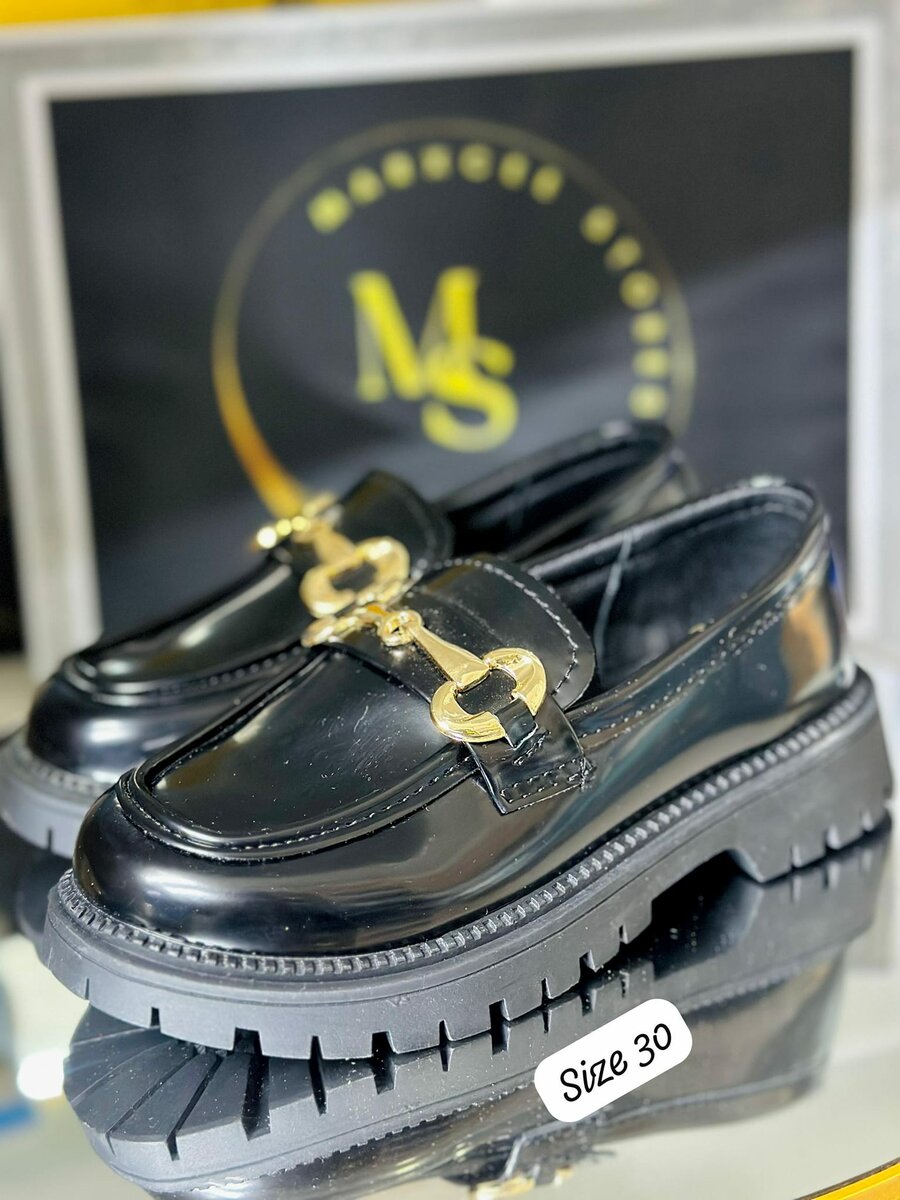 Children's shoes black