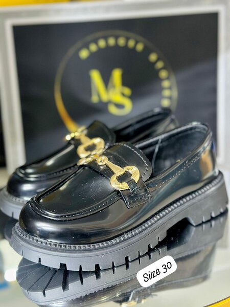 Children's shoes black