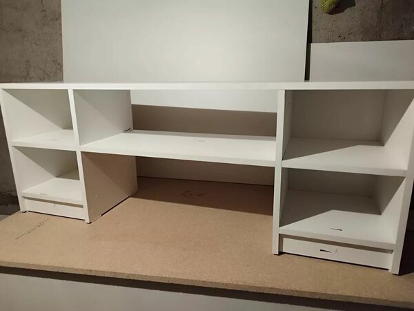 Тумба под ТВ. Размер 120*45*30. Длина высота глубина.