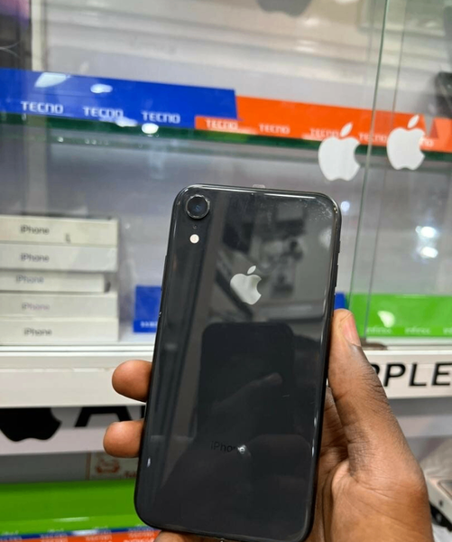 iPhone XR Noir 64GB