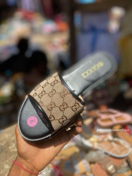 Sandales de luxe élégantes