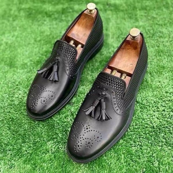 Mocassins en cuir noir classique avec gland