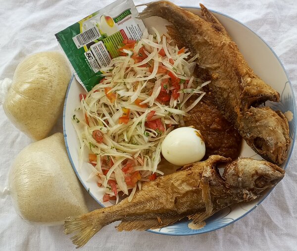 Plat d'atieké poisson