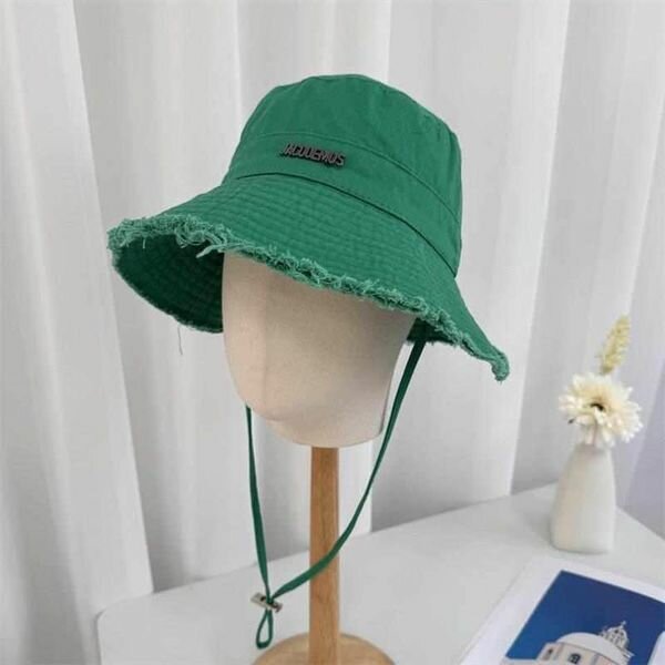 chapeaux