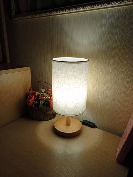Настольная лампа