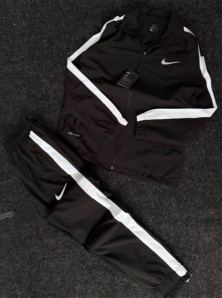 Ensemble de survêtement Nike