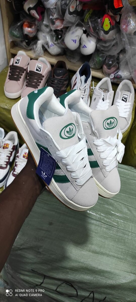 Baskets classiques blanches