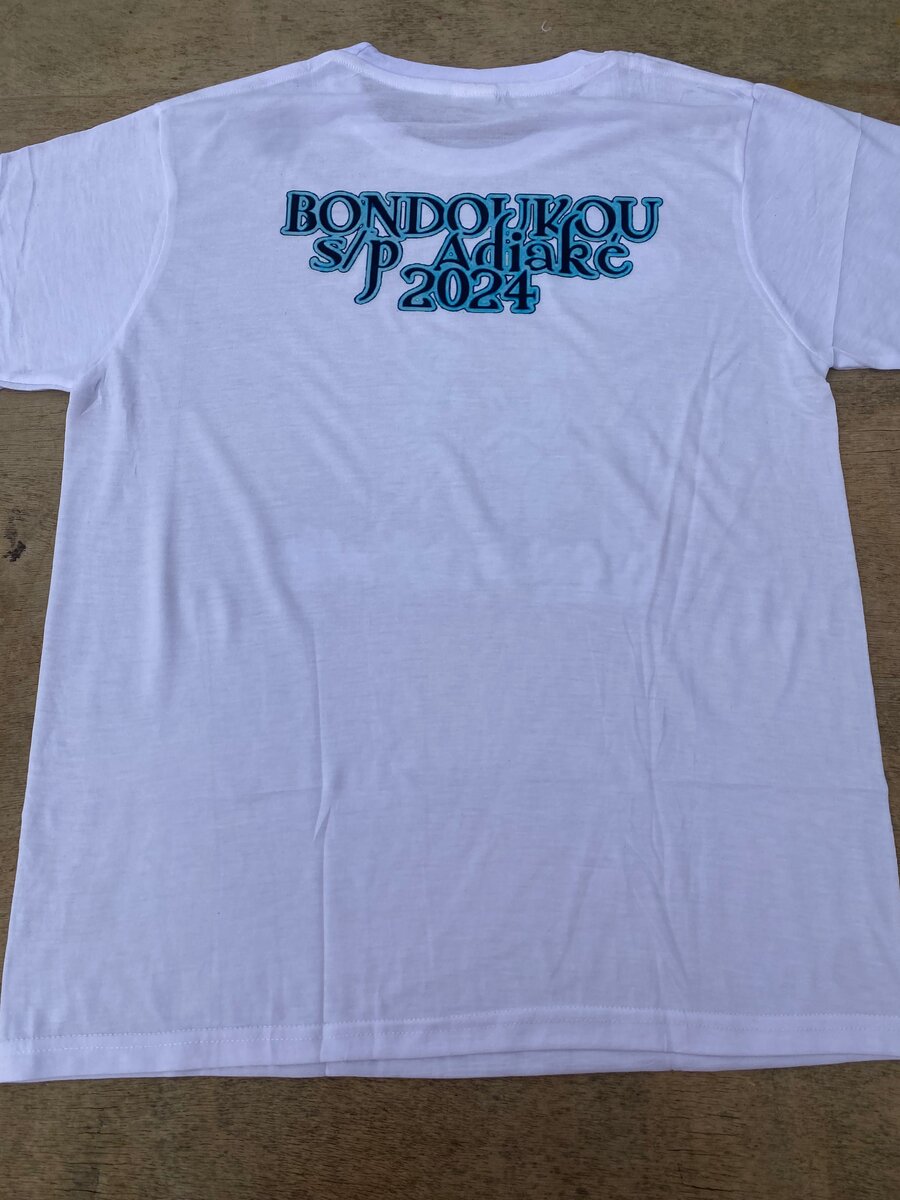 T-shirt culturel personnalisé