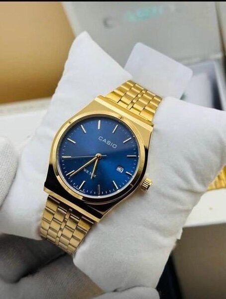 Montre Casio dorée élégante