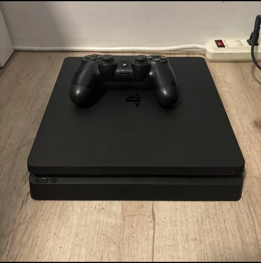 Console PS4 avec manette