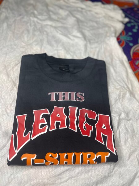 T-shirt noir graphique