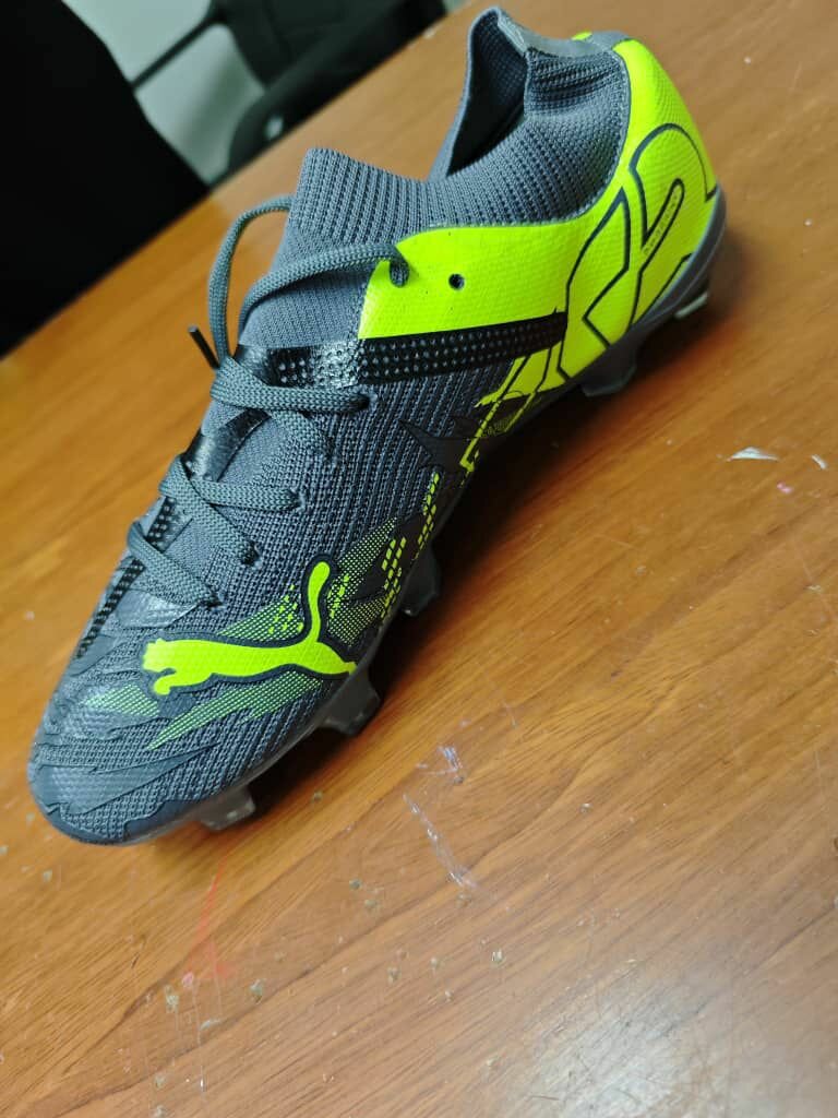 Chaussures de foot légères