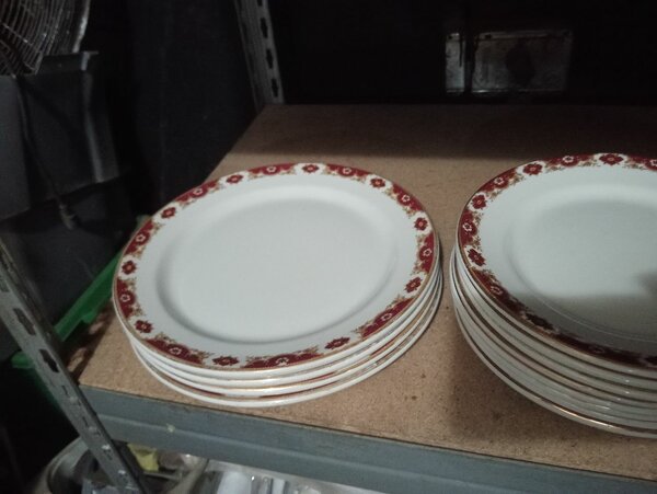 Assiettes en porcelaine décorative